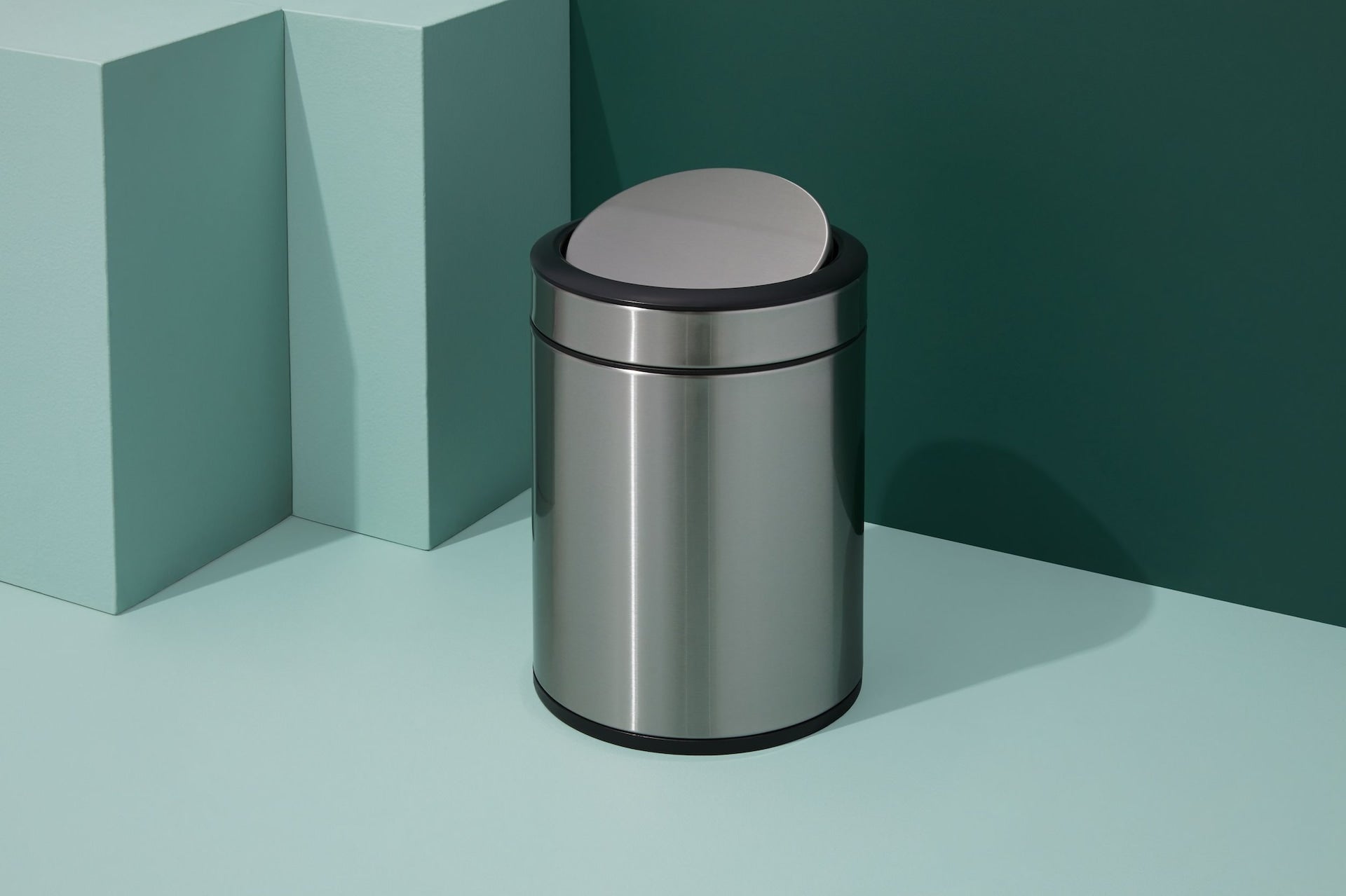 type A Steel and Plastic Circular Swing Lid Garbage Bin, Silver, 8-L